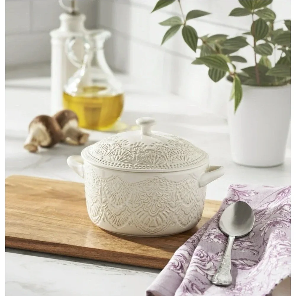 The Pioneer Woman Lace Round Ceramic Casserole Baking Dish‎ w Lid 1 QT